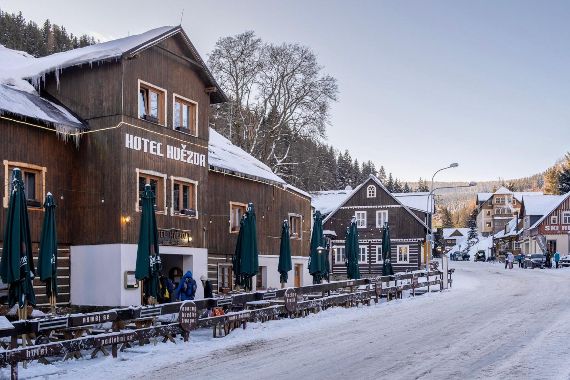 Hotel Hvezda Pec pod Sněžkou Exteriér fotografie