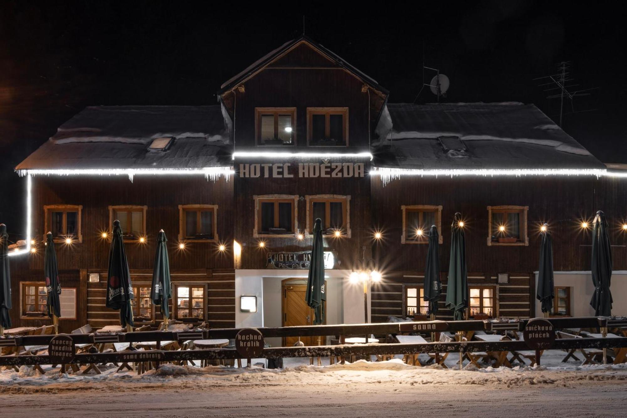 Hotel Hvezda Pec pod Sněžkou Exteriér fotografie