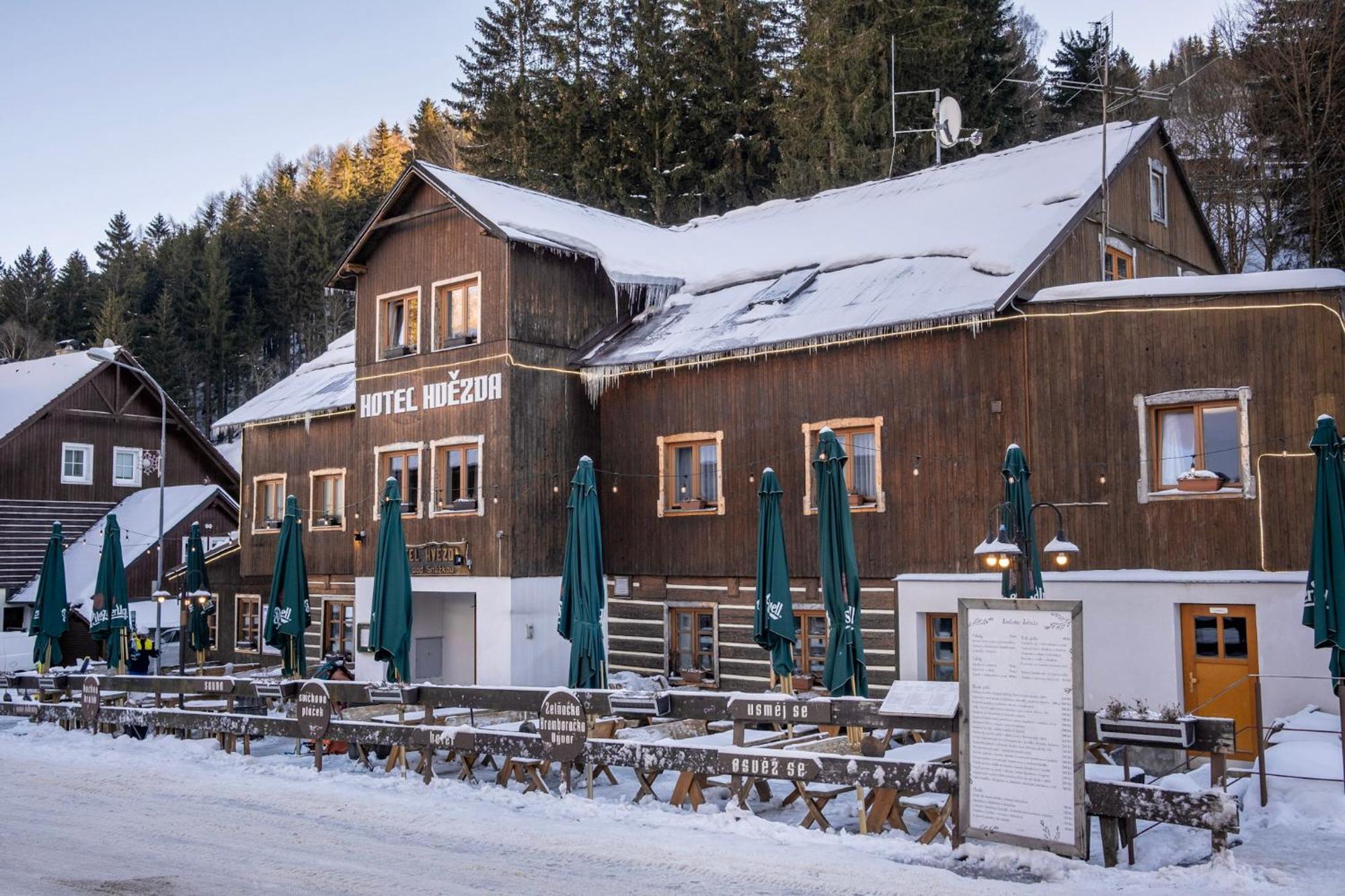 Hotel Hvezda Pec pod Sněžkou Exteriér fotografie