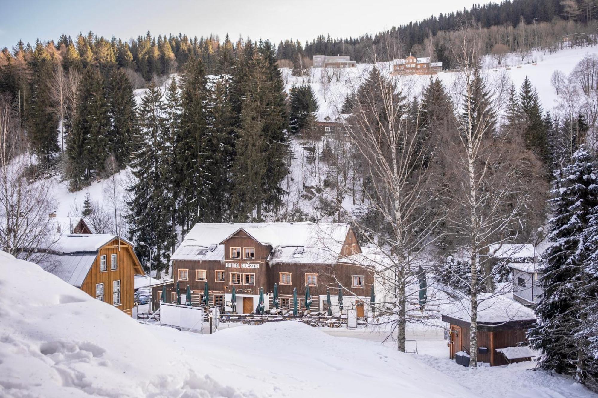 Hotel Hvezda Pec pod Sněžkou Exteriér fotografie